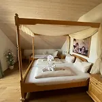 Janser Hotel *